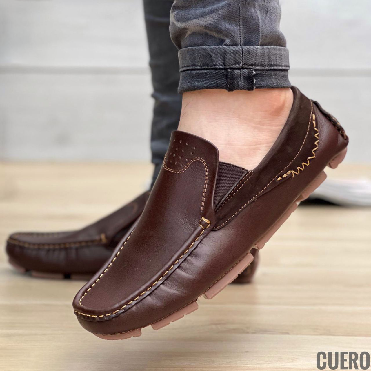 Mocasín de vestir casual en cuero suela confort cosida