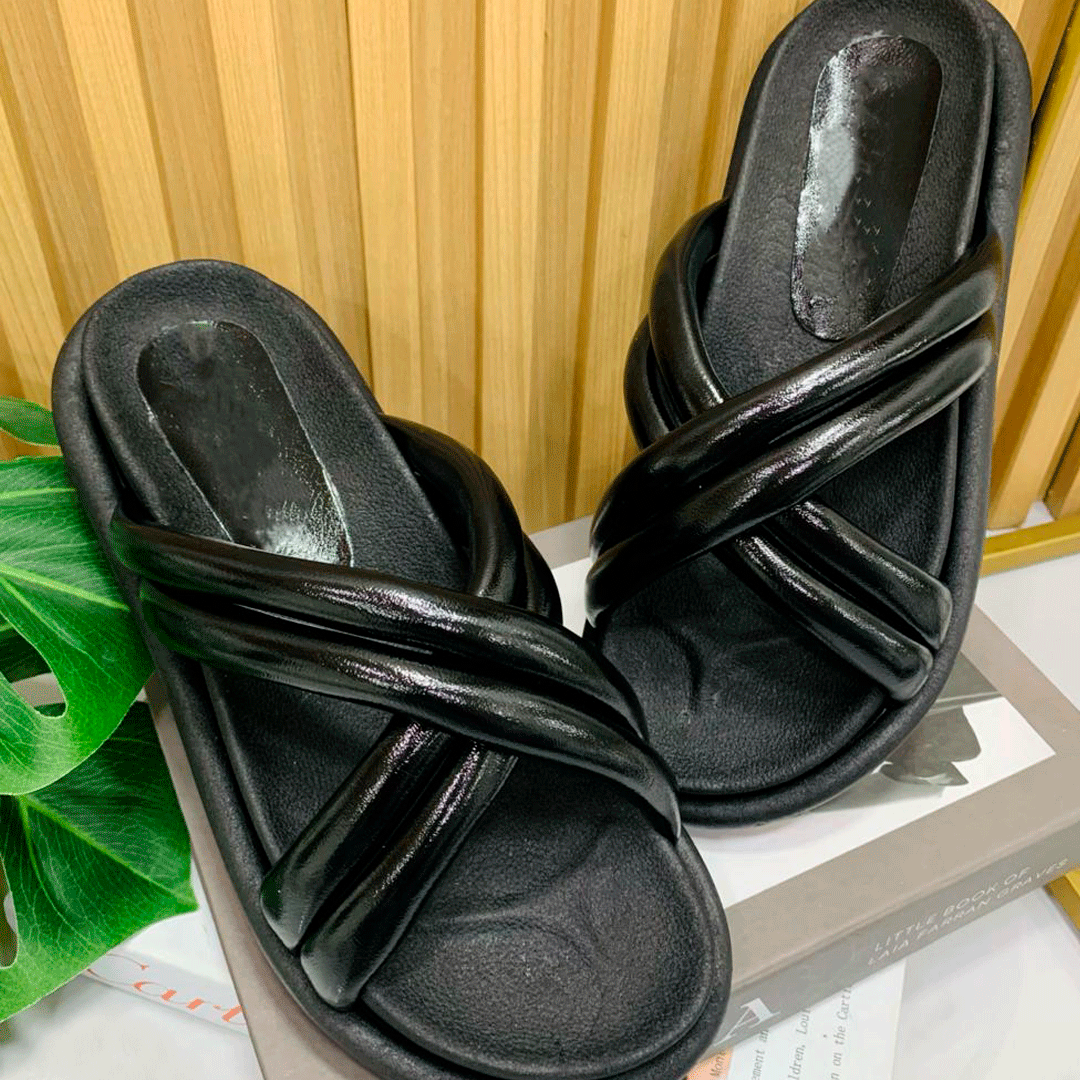 Sandalias de hule cruzadas