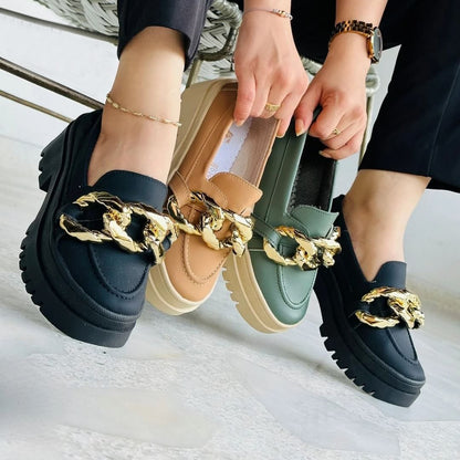 Mocasines chunky suela track con cadenas